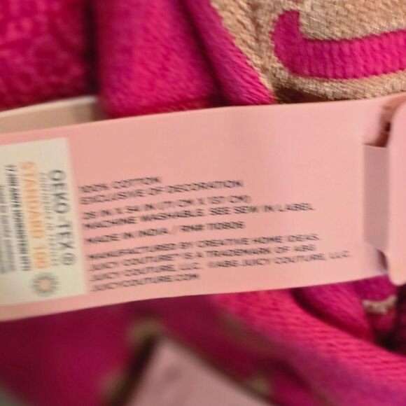 Juicy Couture Home Gold Embossed Stripes Signature Logo Oversized Bath Towel Set - Picture 12 of 12